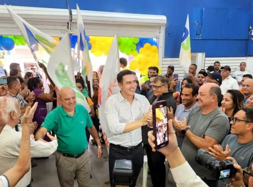 Douglas Melo e Dr. Euro tem apoio de 12 partidos